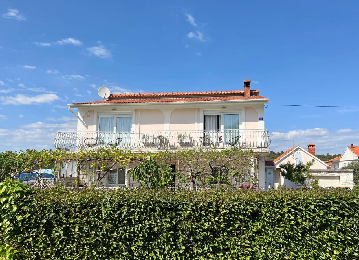 Apartments Tino & Leon Sukošan Dış mekan fotoğraf